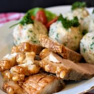 Kostlig österrikisk fläskstek med knödel