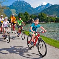 Cykelgrupp i Salzkammergut