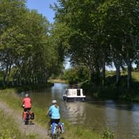 Cykling längs kanalen
