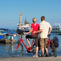 Cyklister och båtar