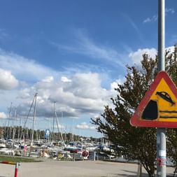 Warning sign Hafenkante