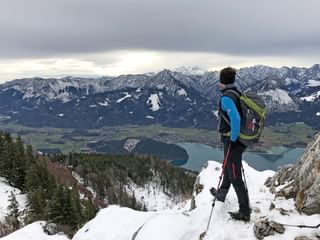 Vintervandring med utsikt i Salzkammergut