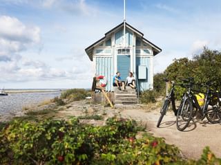 Bike pause with sea view