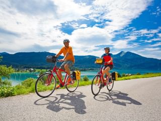 Cyklister vid Wolfgangsee