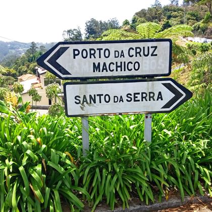 Skyltning mot Porto da Cruz