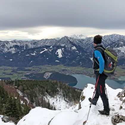 Vintervandring med utsikt i Salzkammergut