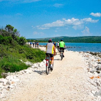 Cykling längs kusten