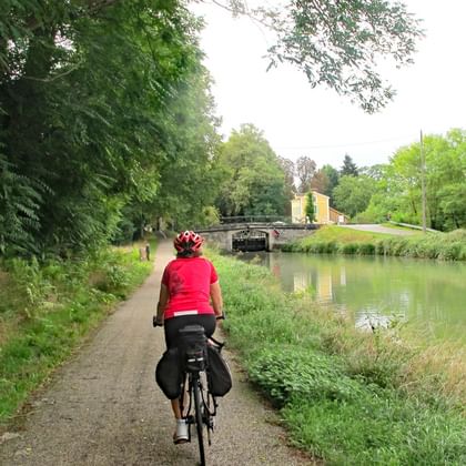 Cykelväg längs Garonne kanalen