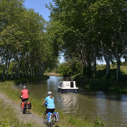 Cykling längs kanalen