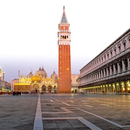 Markusplatsen i Venedig