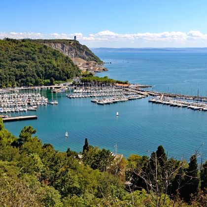 Hamn och hav i Triest