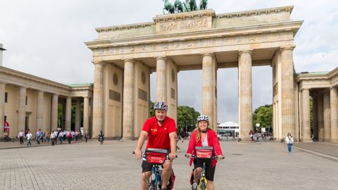 Cyklister vid Brandenburger Tor