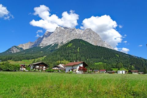 Underbar utsikt över Zugspitze