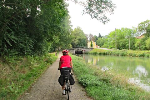 Cykelväg längs Garonne kanalen