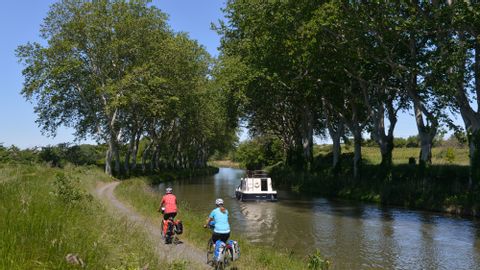 Cykling längs kanalen
