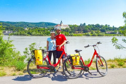 Cathi und ihr Mann am Donau-Radweg