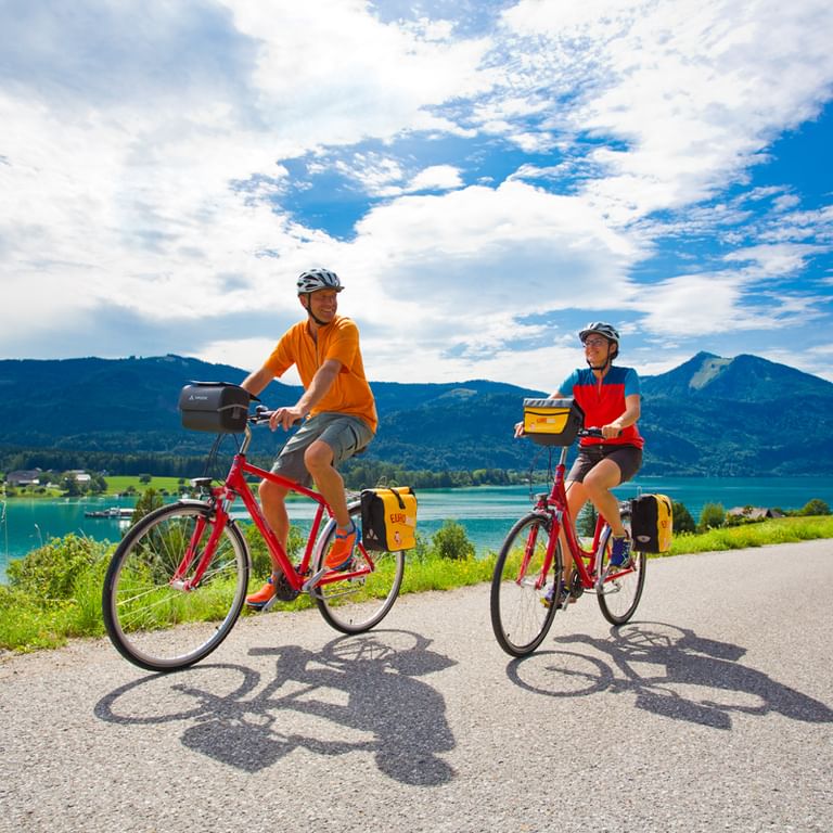 Cyklister vid Wolfgangsee
